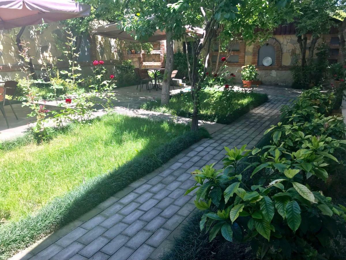 Hotel Tbilisi Garden エクステリア 写真